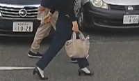 付き添い女性
