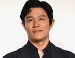 鈴木亮平